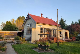 Lauder Shool BB building v2