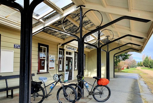 otago central rail trail ranfurly station gallery