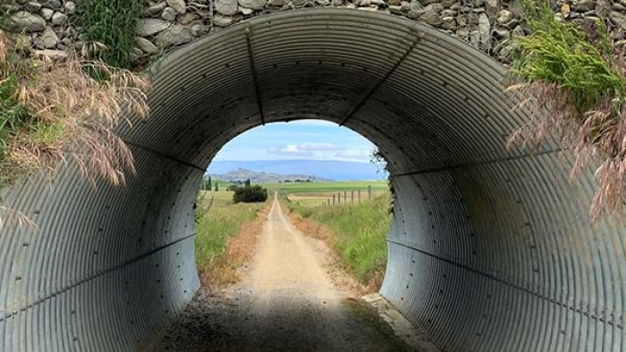 otago central rail trail underpass sm
