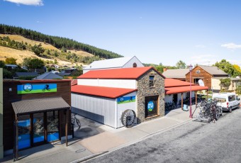 Clyde Shop Outside