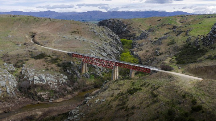 Otago Central Rail Trail Poolburn Gorge Spring 2025 Credit Brook Sabin 2 FitWzE5MjAsMTIwMF0