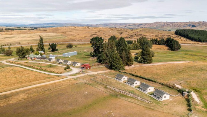 Otago Central Rail Trail Wedderburn Autumn 2023 Credit Will Nelson 2 FitWzEyMDAsMTIwMF0 Cottages